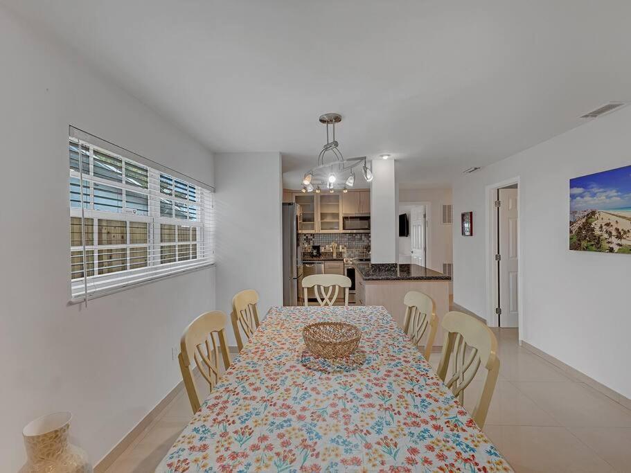 Supervilla - Lakefront - Sunsets, Kayaks, Grill Fort Lauderdale Exterior photo
