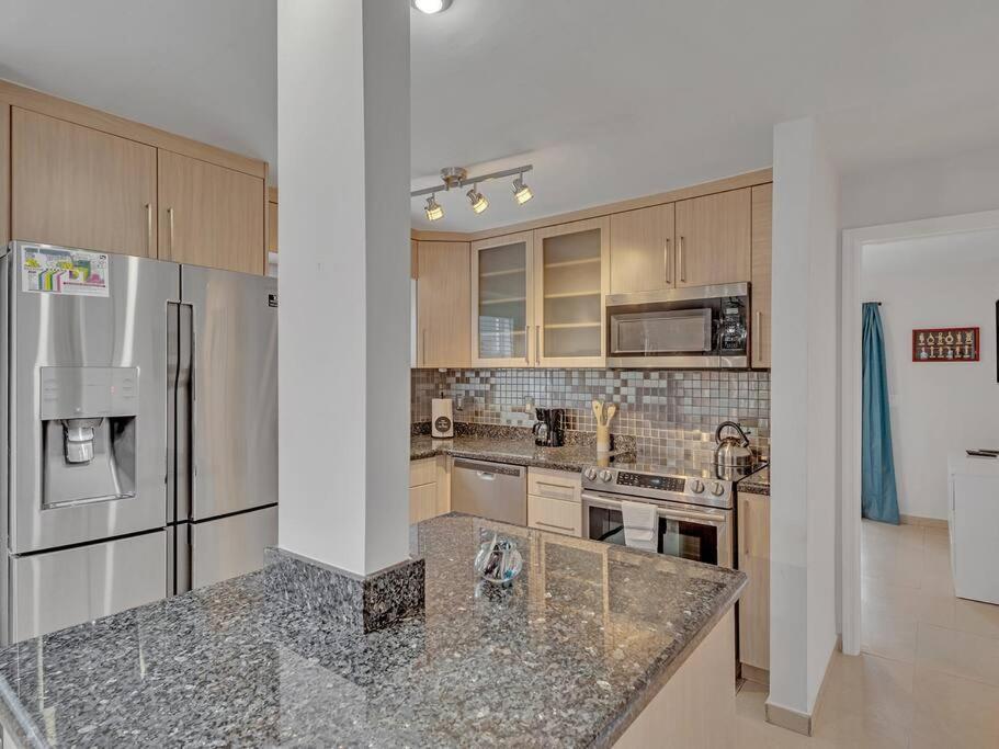 Supervilla - Lakefront - Sunsets, Kayaks, Grill Fort Lauderdale Exterior photo