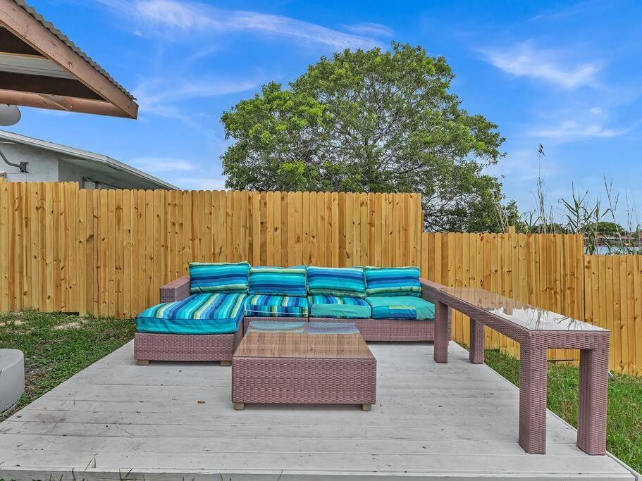 Supervilla - Lakefront - Sunsets, Kayaks, Grill Fort Lauderdale Exterior photo